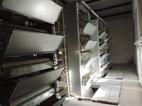 層疊式蛋雞籠養(yǎng)養(yǎng)雞設(shè)備